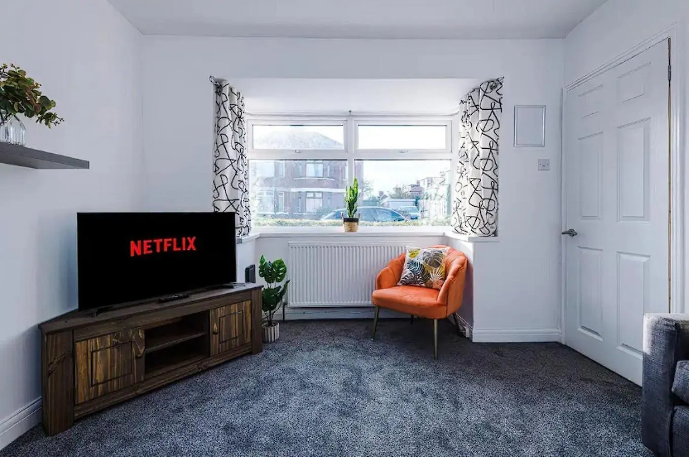 Charming And Modern 3Br Home Steps Away From City Center Йорк Дом отдыха